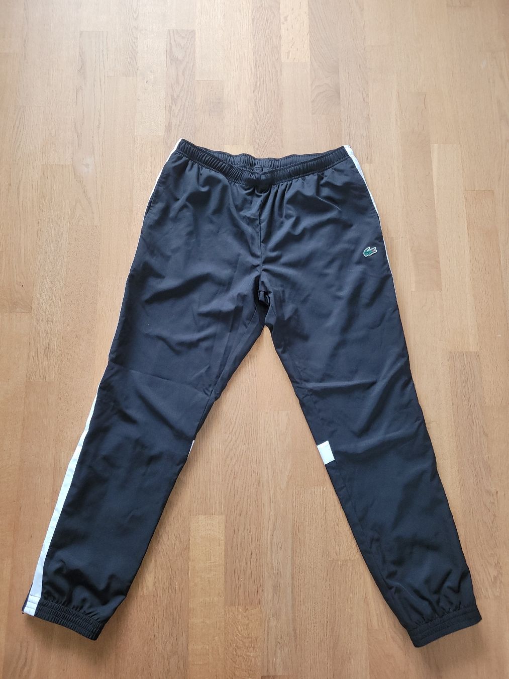 Lacoste Pantaloni: Lacoste Sporthose – Nuovo (secondo la descrizione) da Zürich venduto da wavericks