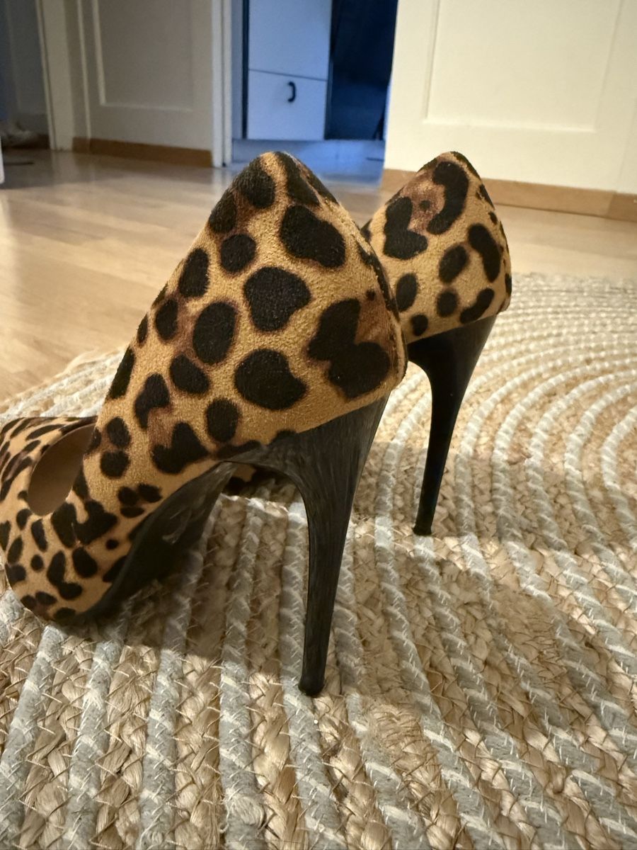 Scarpe da donna: Leopard Print High Heels - Size 39 – Nuovo (secondo la descrizione) da Zürich venduto da aar_9mtz 6