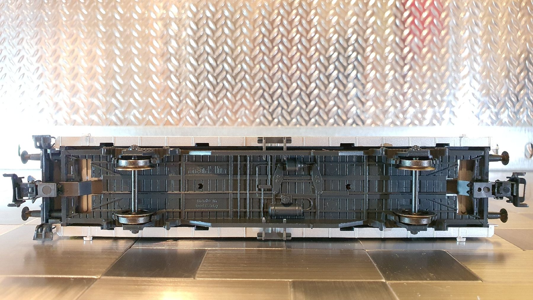Märklin Modellini di ferrovie: MÄRKLIN H0 GÜTERWAGEN LINDT  – Usato da Männedorf venduto da Modellbau-wyss 3