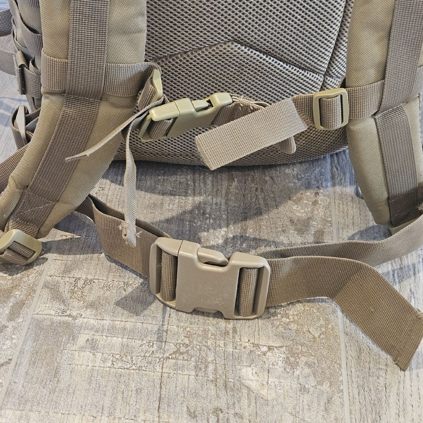 Zaini: Taktischer Rucksack, Farbe beige – Usato da Wettingen venduto da Christianv 5