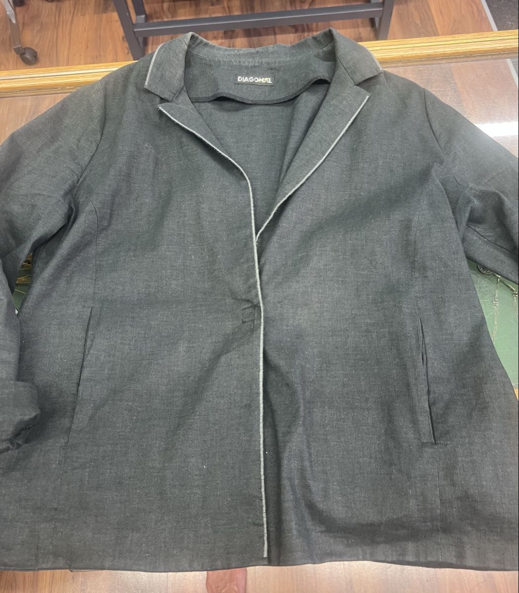 Giacche: DIAGONAL Leinen Blazer dubkelgrau Gr.40/42 lässig – Usato da Burgdorf venduto da puppennetz 3