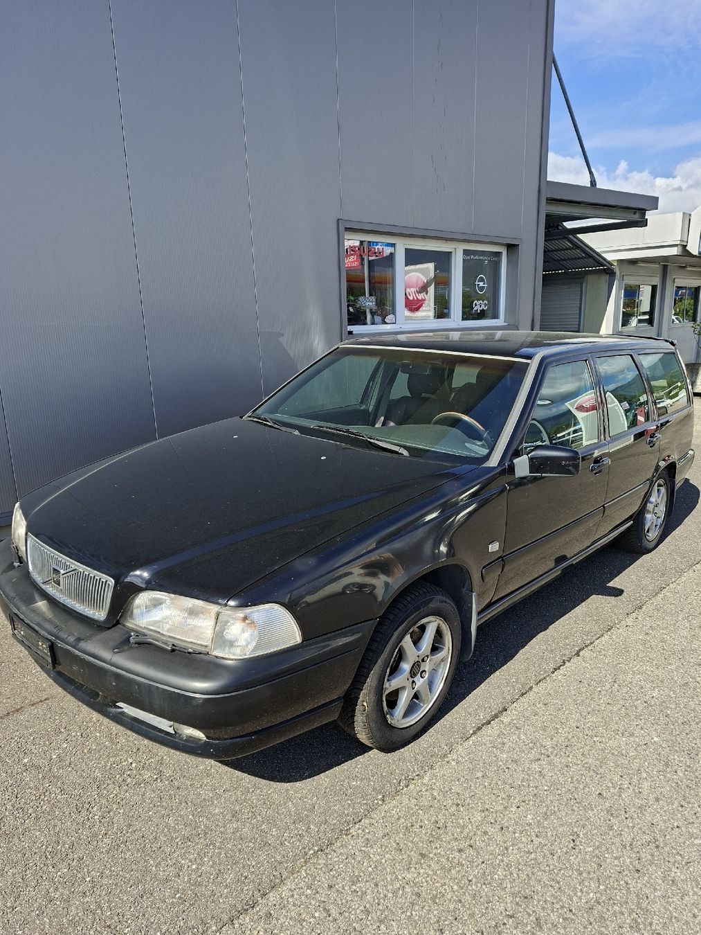 Volvo Automobili: volvo V70 2.5 AWD expertisée – Usato da Chavannes-de-Bogis venduto da senator635