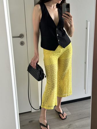 Pantalon jaune en dentelle !!! SALE !!!