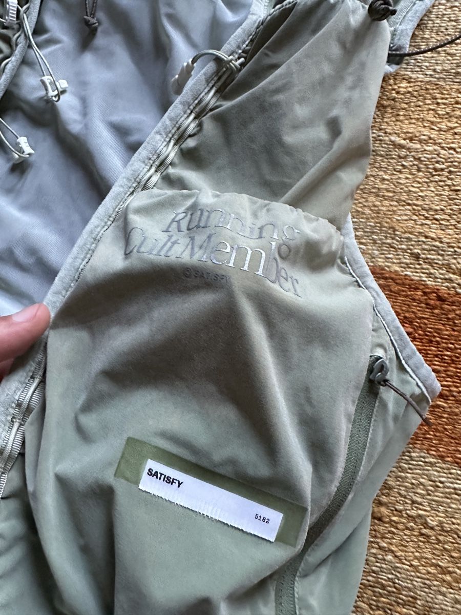 Satisfy Top: Washed Green Satisfy Running Trail Vest – Nuovo (secondo la descrizione) da Villars-Burquin venduto da Iliasso 1