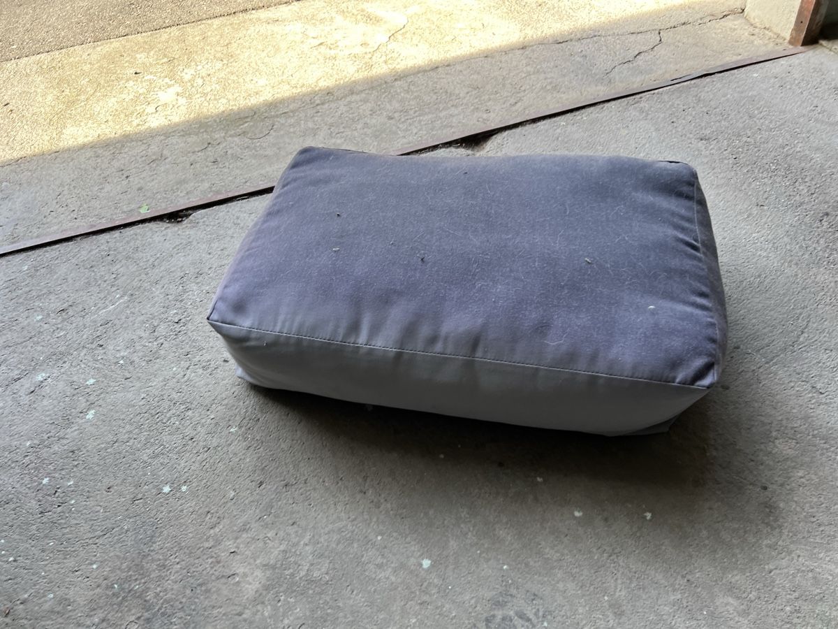Coussins: 4 grosse Sofa-/Lounge-Kissen, waschbar – D'occasion à Neerach par TanjaK94 1