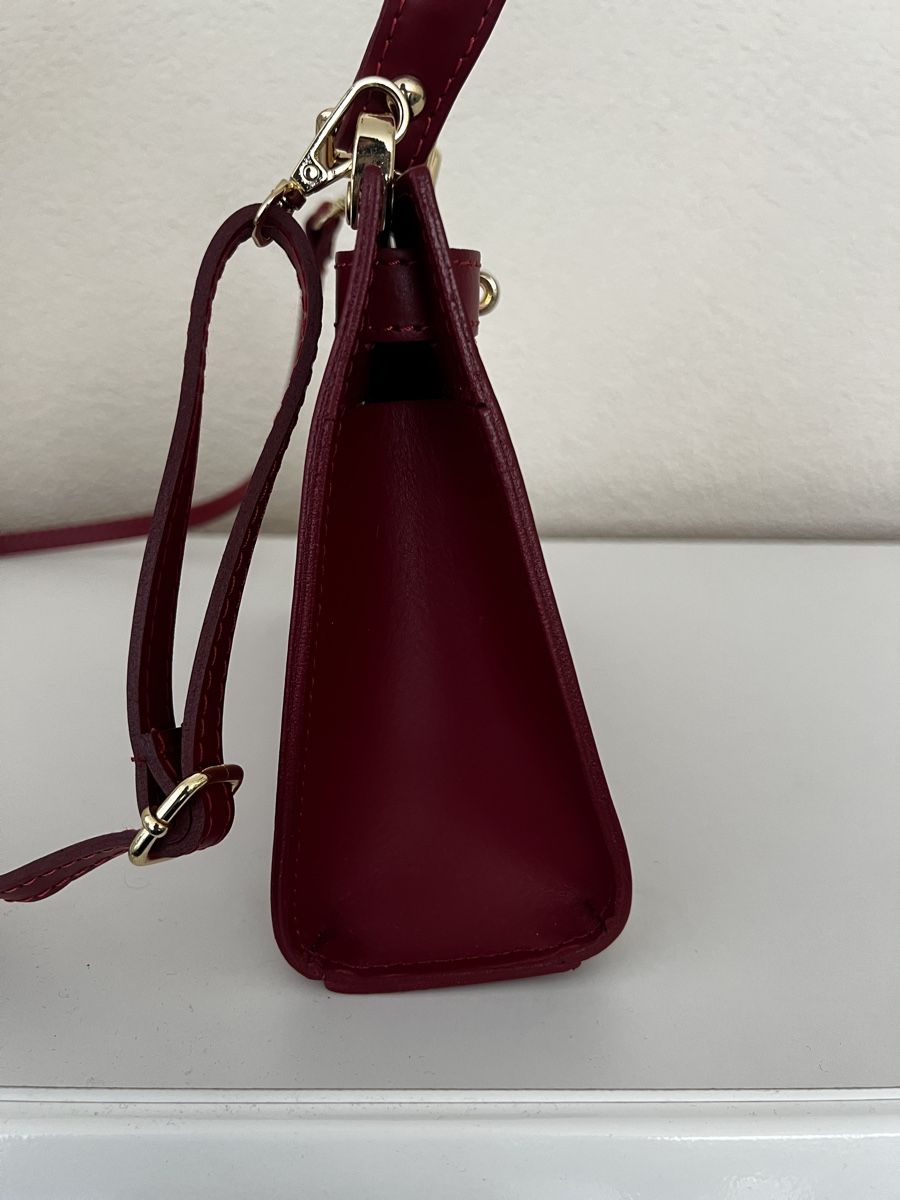 Borse da donna: Burgundy Mini Bag - Stylish and Versatile Fall Handbag! – Nuovo (secondo la descrizione) da Ostermundigen venduto da mar_6bs5 2