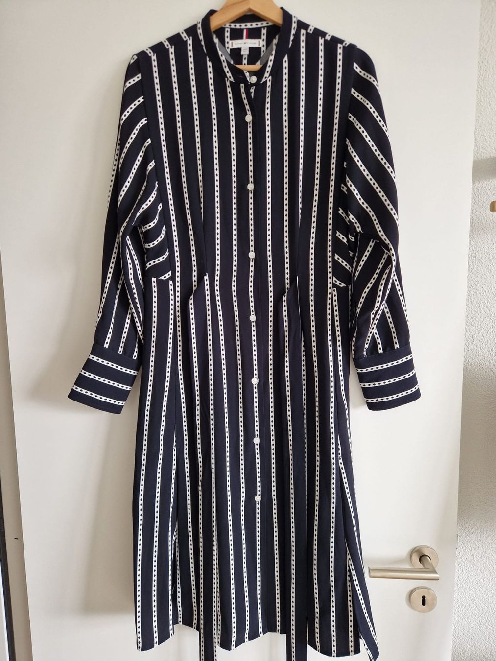 Tommy Hilfiger Vestiti: Tommy Hilfiger Hemdblusenkleid, Gr. 36, Navy gestreift – Nuovo (secondo la descrizione) da Au ZH venduto da lau_tc7h 1