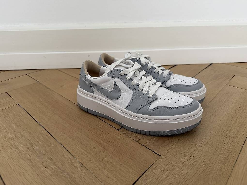 Scarpe da uomo: Nike Jordan 1 Elevate Low Wolf Grey 40 – Usato da Basel venduto da Ohschaumal
