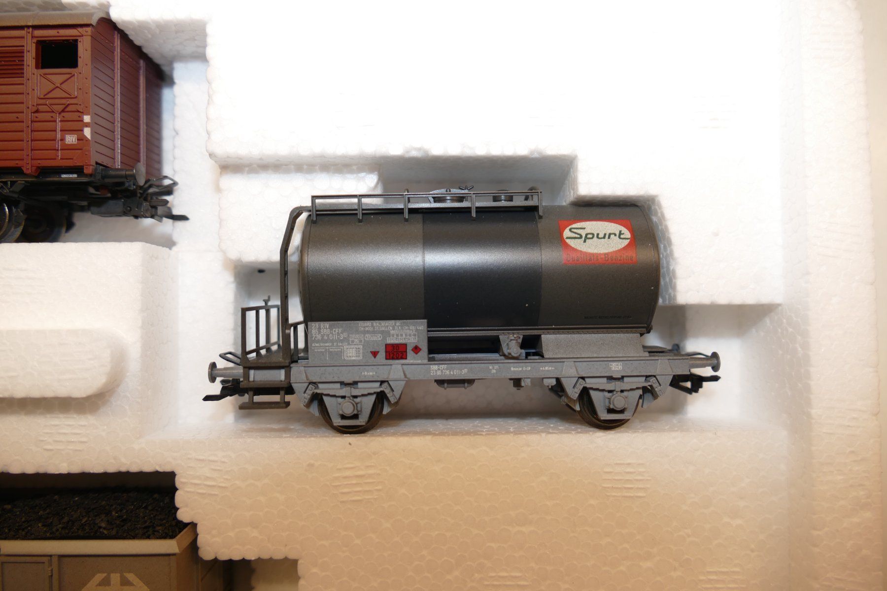 Märklin Modellini di ferrovie: Märklin H0: Schweizer Güterwagen-Set – Nuovo (secondo la descrizione) da Niederhasli venduto da rail-duerst 4