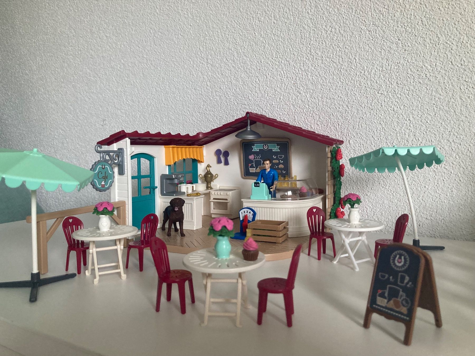 Schleich Giocattoli: Schleich Café und Pferdebox – Usato da Hochdorf venduto da mir_2ylk