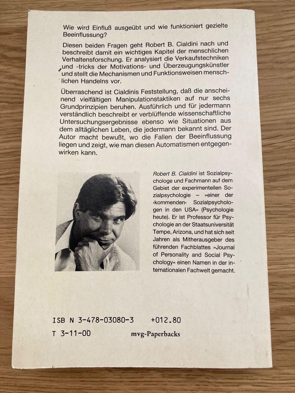 Libri: Robert Cialdini - Einfluss: Wie Menschen überzeugen – Usato da Mels venduto da T-Sargans 1
