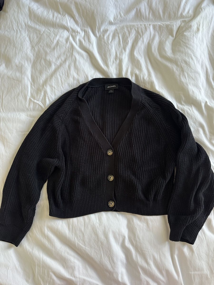 Monki Pulls & Sweat-shirts: Schwarzer Strick Cardigan – D'occasion à Zürich par Laui91