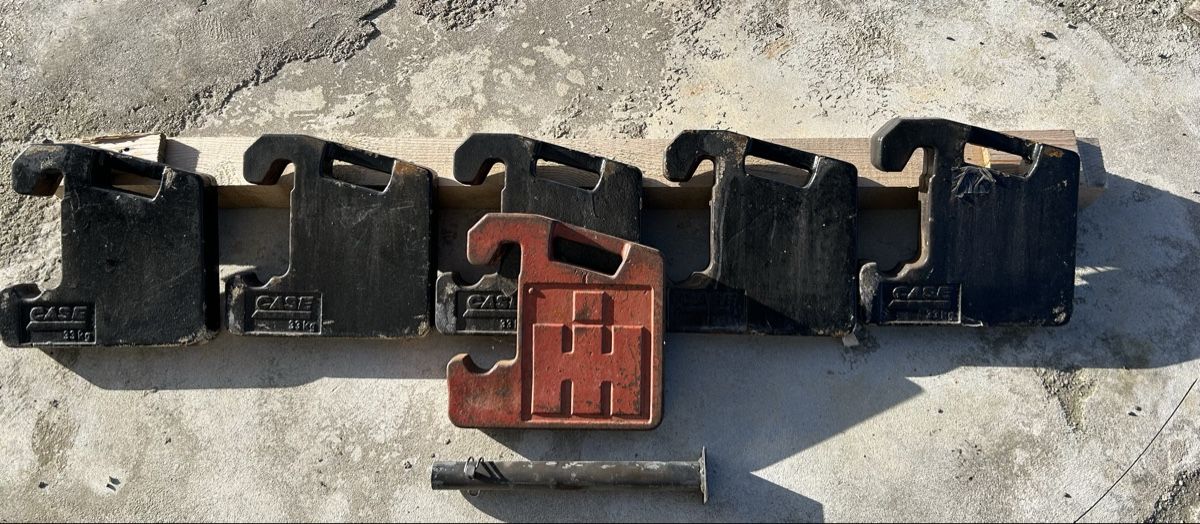 Case IH Trattori: IHC / Case IH Frontgewichte  – Usato da Oberriet SG venduto da fullpull80