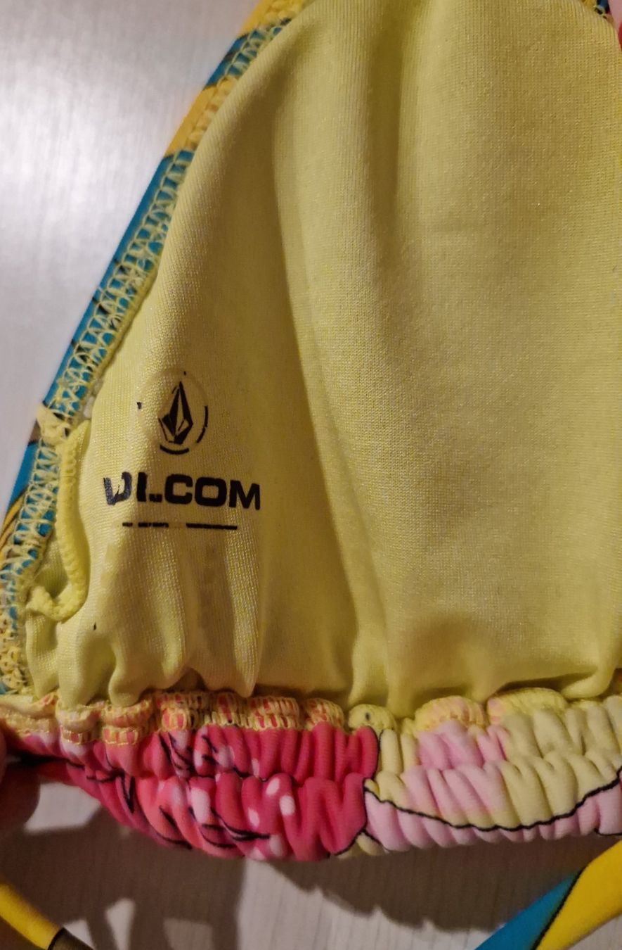 Volcom Costumi da bagno & Bikini: Bikinitop von Volcom (Grösse M) – Usato da Zürich venduto da wile_coyote 3