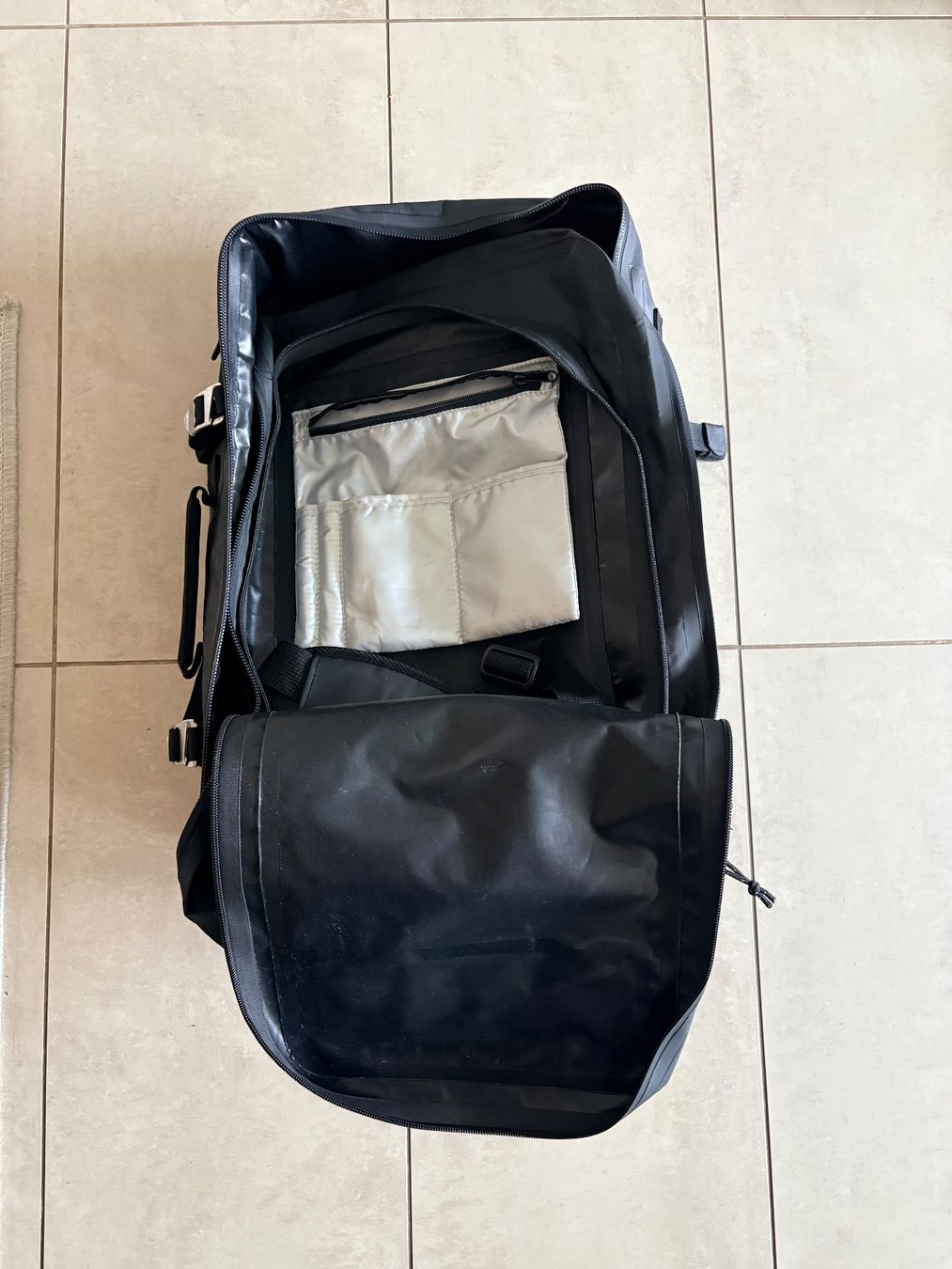 Borse: Borsa impermeabile di 45 L – Usato da Massagno venduto da bri_c27s 1