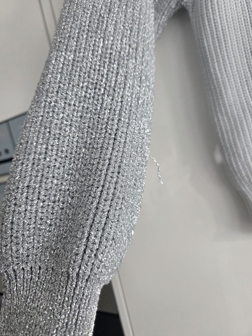 Maglioni & Felpe: Weiss-silberner Strickpullover XS – Usato da Rüfenacht BE venduto da Biancaro 1
