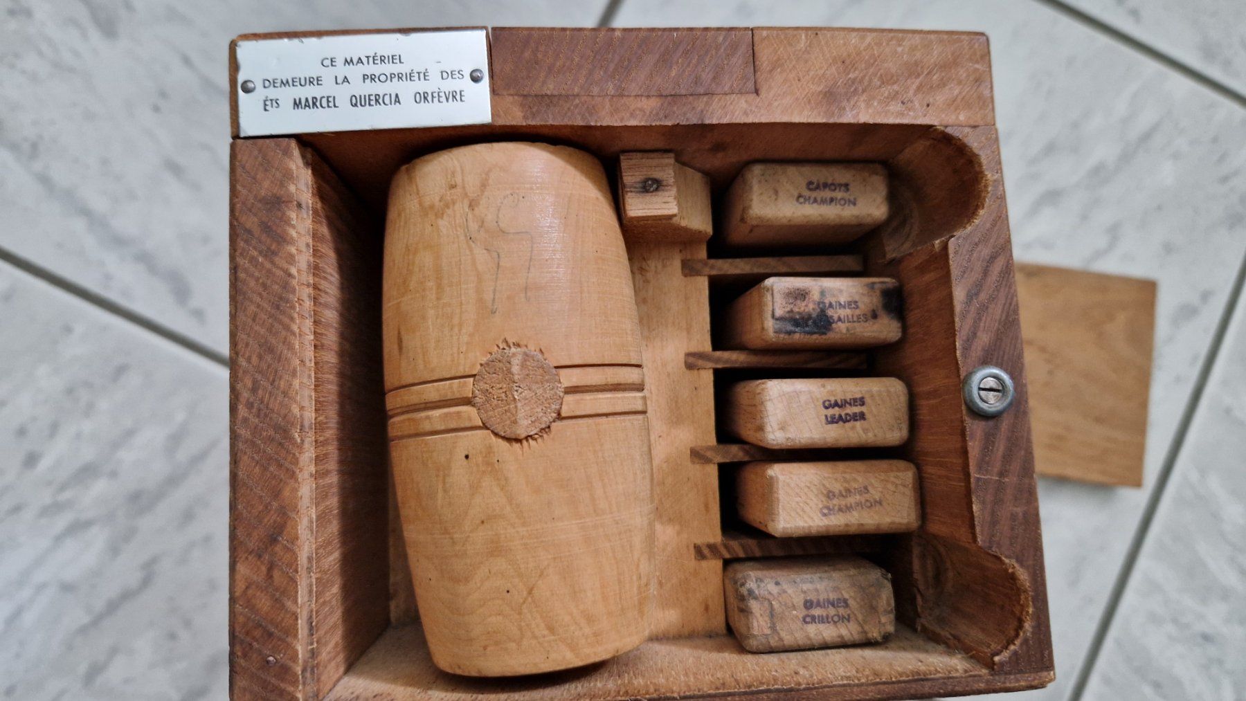 Barattoli: Ancienne boîte orfevrerie – Usato da PORRENTRUY venduto da tin_ff6p 2