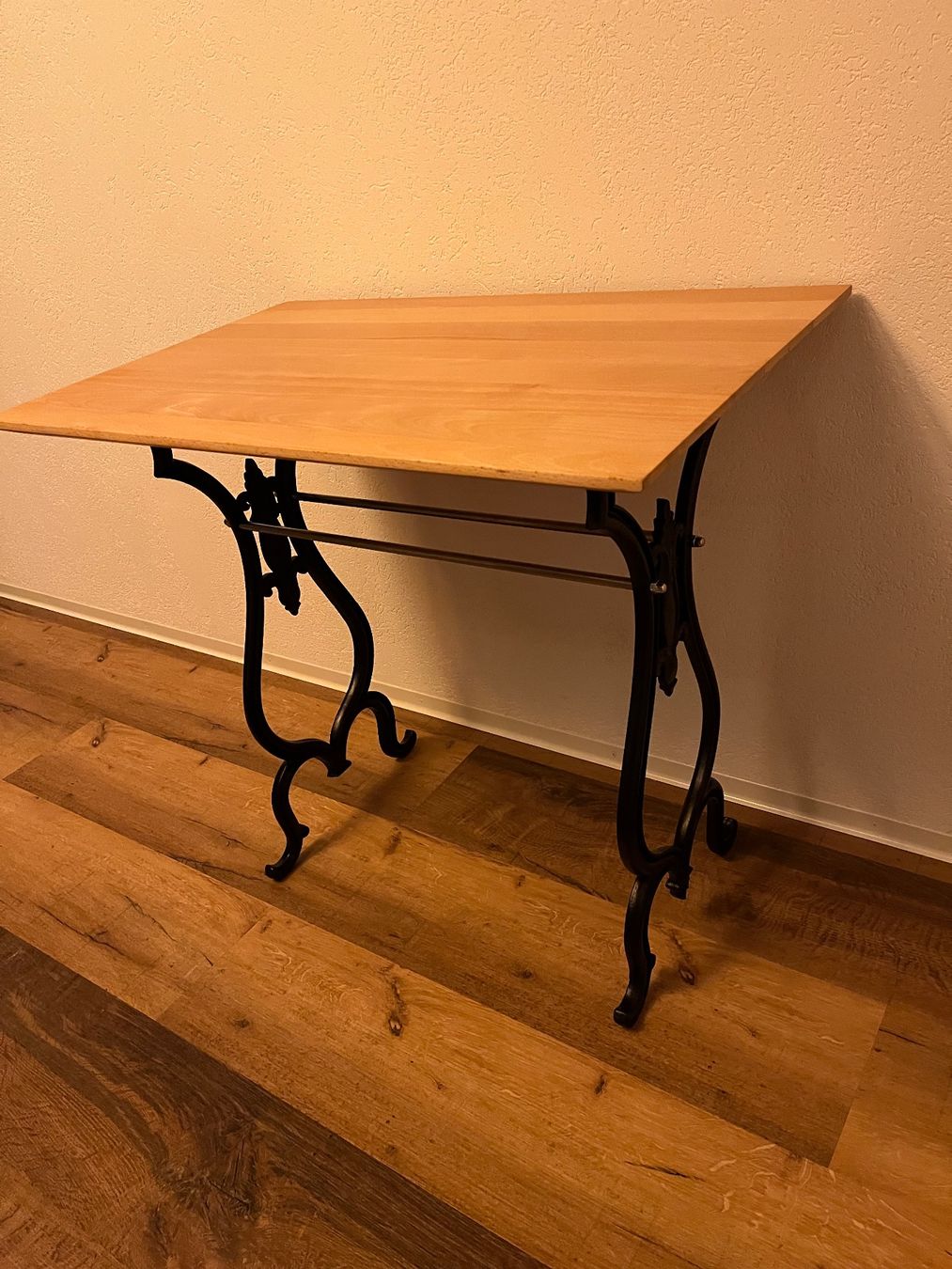 Tische: Tisch Beistelltisch Schreibtisch – Gebraucht aus Balsthal von Benouk99 1