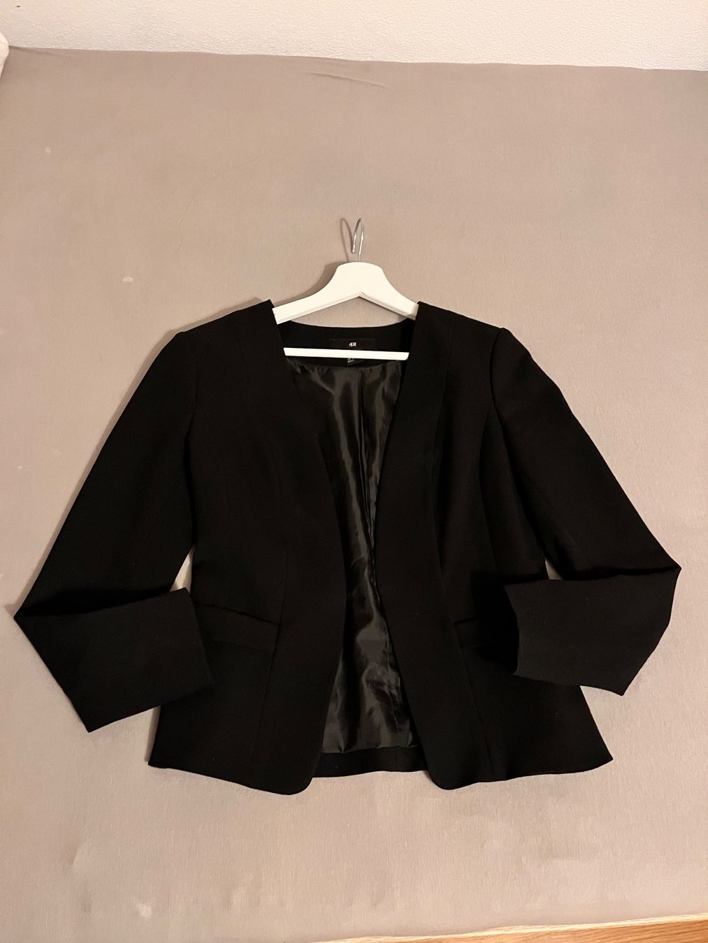 Lotti di vestiti: H&M black blue blazer 36 – Usato da Affoltern am albis venduto da onlyrose123