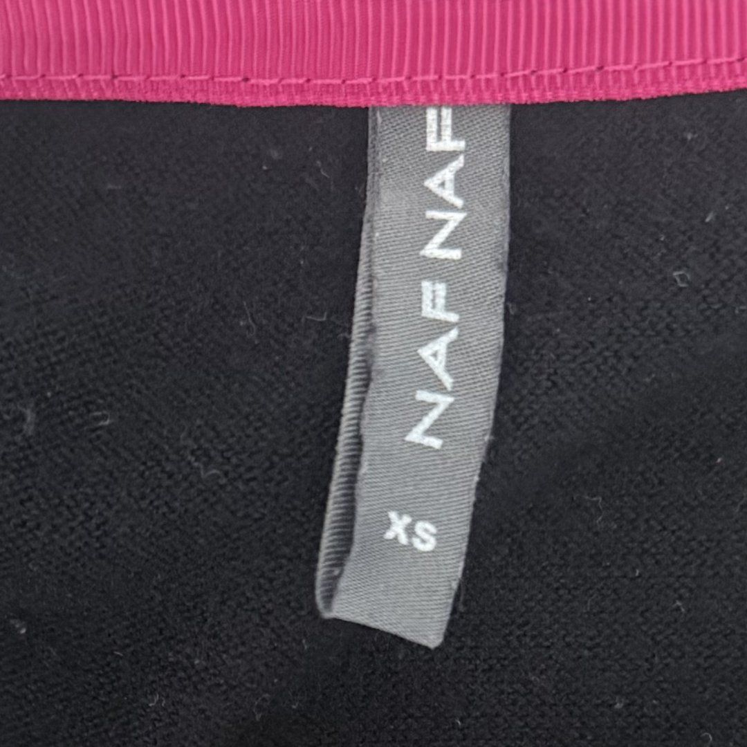 Nafnaf Top: NAF NAF Top Pull Noir Manches 3/4 - Taille XS – Usato da Vevey venduto da secondlifevevey 3