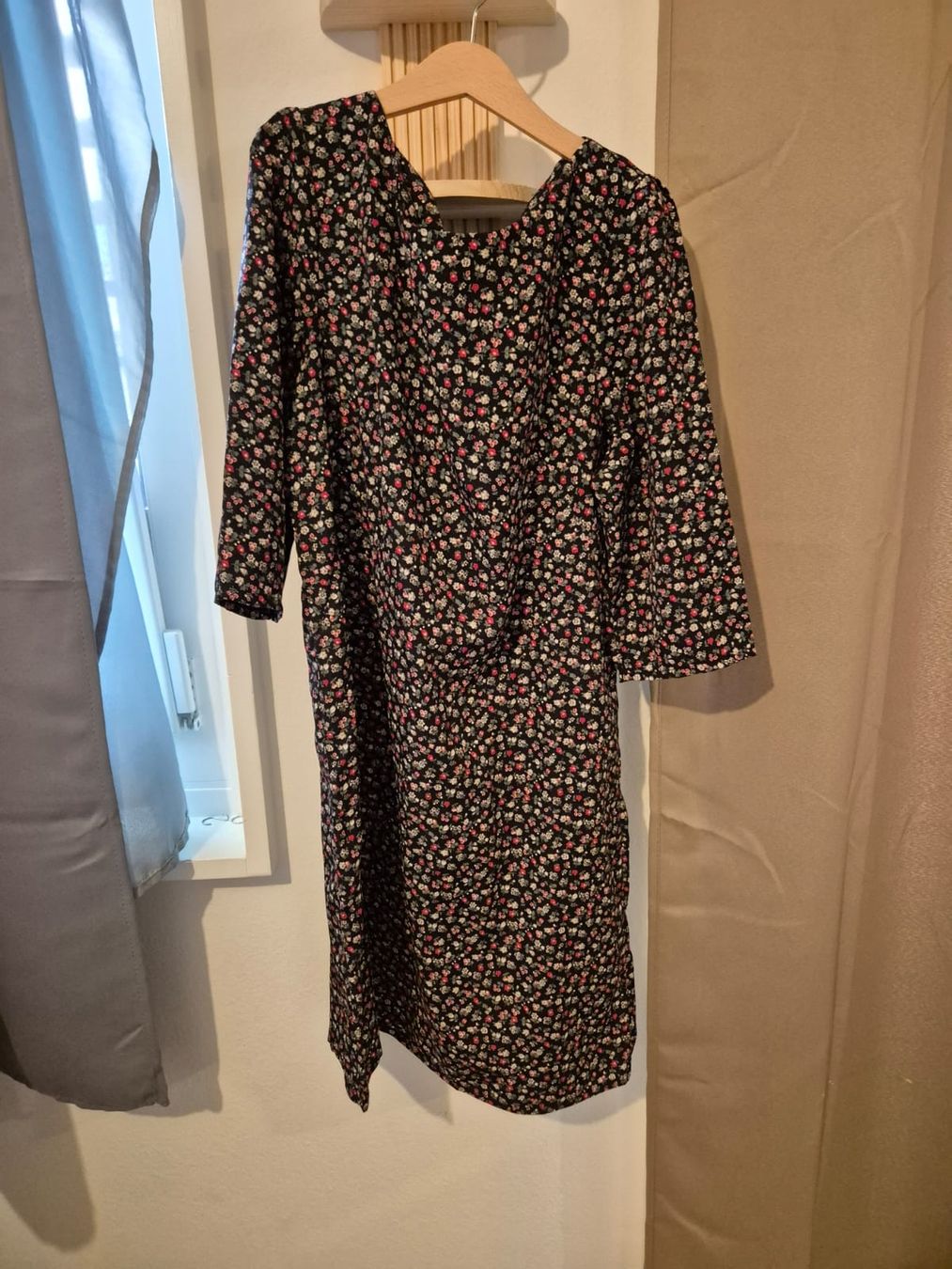 Robes: 8 robes / Tailles S/M – D'occasion à Vétroz par ValCortex 5