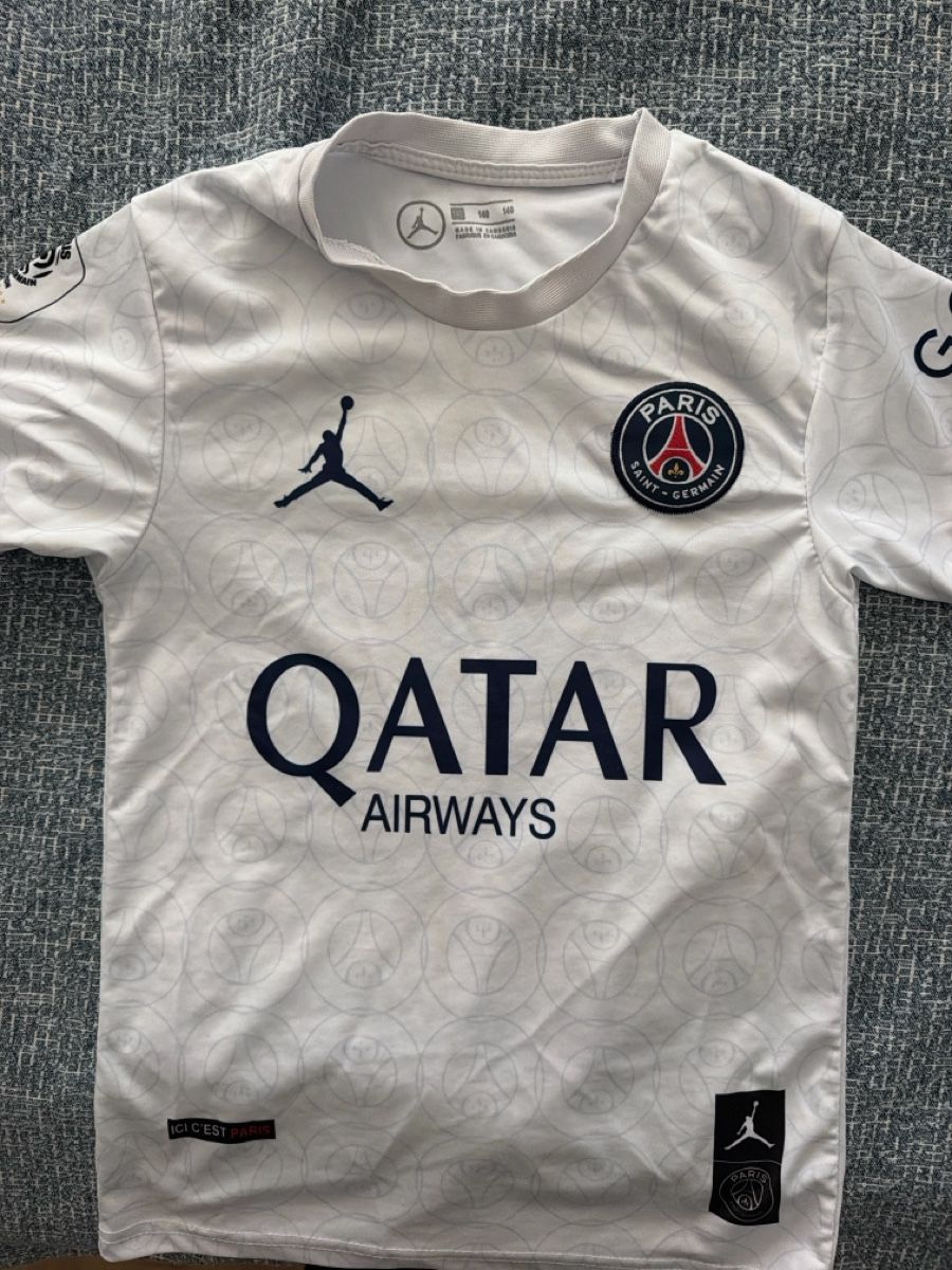 Scarpe, pantaloni & magliette da ginnastica: Fussballtrikot Messi – Usato da jona venduto da alvert