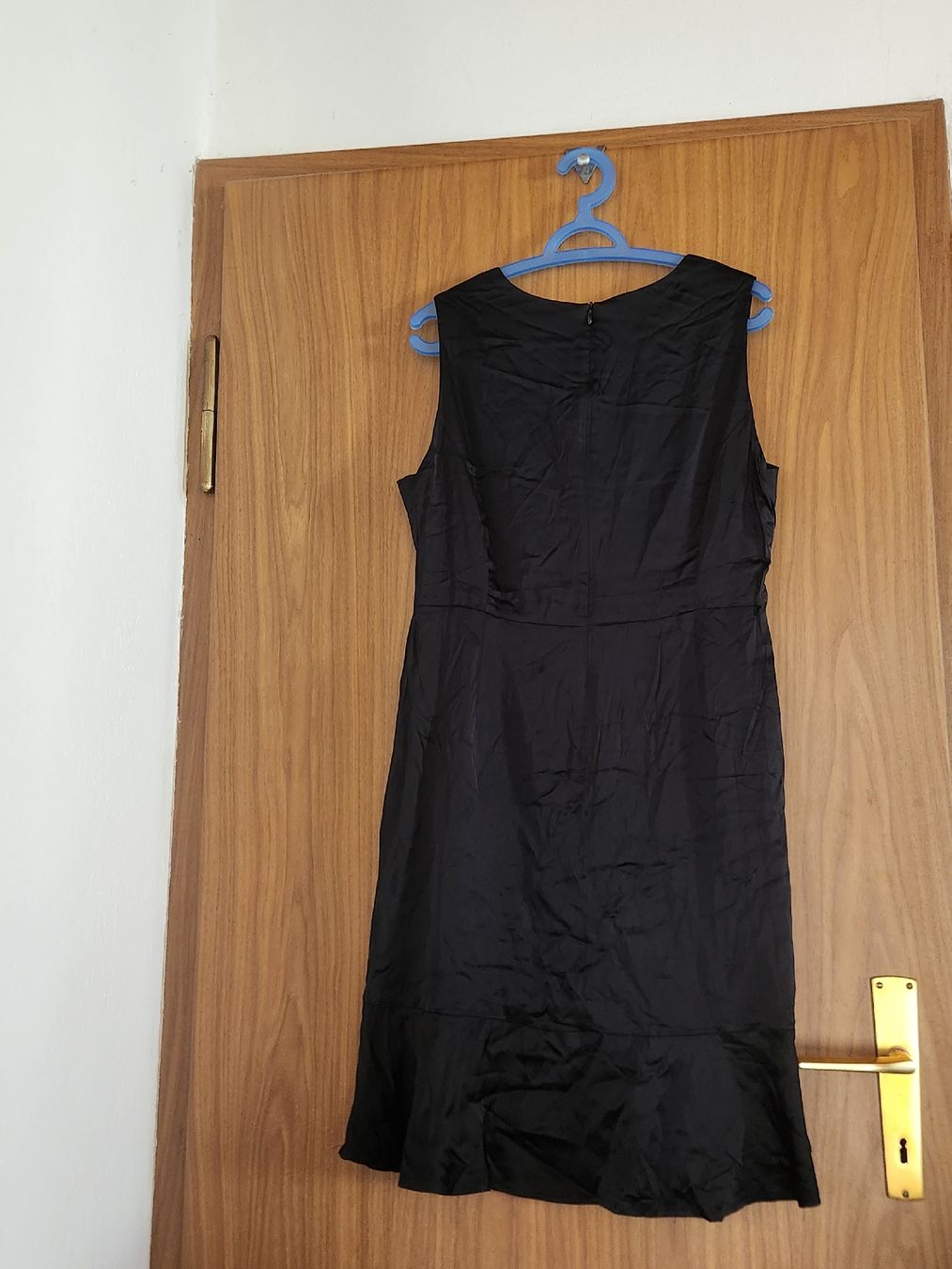 Cinque Vestiti: Robe noire CINQUE  viscose taille 42 chic et élégante. – Usato da Niedergösgen venduto da Eva2410 2