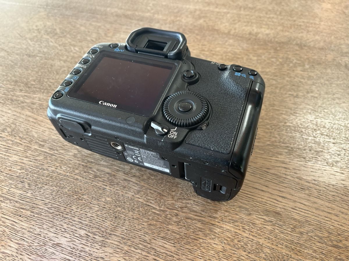 Canon Kamera: Canon EOS 5D Mark II Defekt – Defekt aus Detligen von laurinschnyder 2