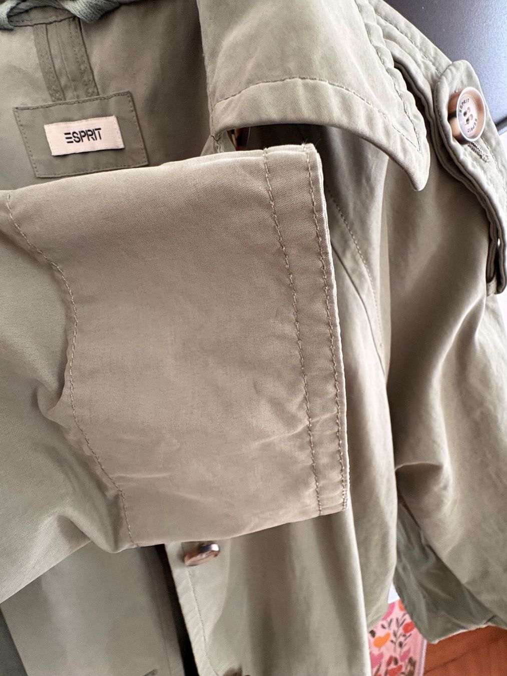 Esprit Cappotti: Khaki-farbener Trenchcoat, Esprit – Usato da Lausanne venduto da kasiabkasiab 4