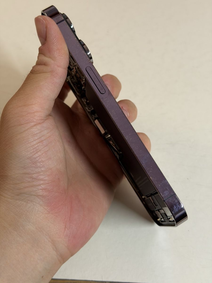 Apple Handys / Smartphones: Komplett iPhone 14 Pro Gehäuse Pulled  – Gebraucht aus Chur von beverlyone 1