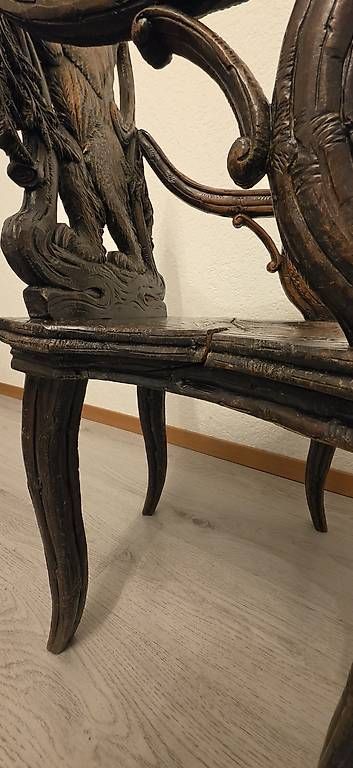 Sedie: Brienzer Stuhl Handgeschnitzt – Usato da Mühleberg venduto da iselij 1