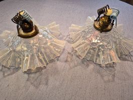 2 lampes anciennes identiques en verre opalisé
