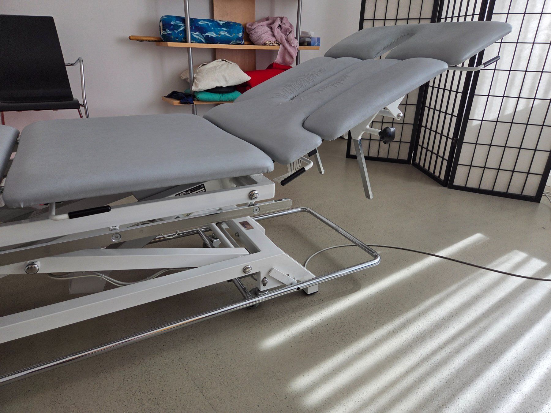 Chaises longues: Physio-Behandlungsliege – D'occasion à Zürich par the_jdf7 2