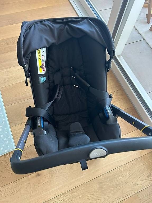 Carrozzine: Poussette / siège auto Doona en excellent état – Usato da Ecublens VD venduto da quackos 1