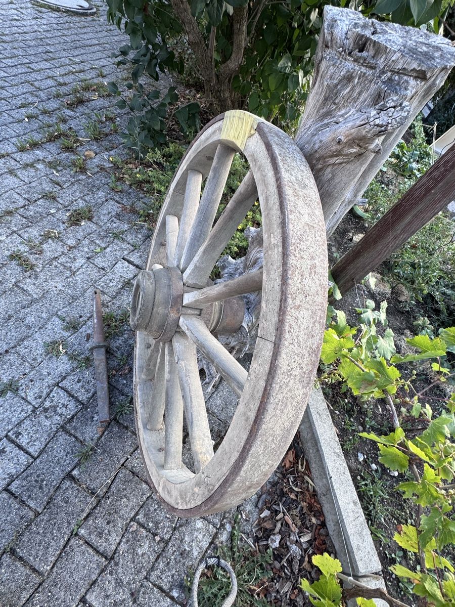 Pneus & Roues: Wagenrad Holz mit Eisenring 97 cm Durchmesser  – D'occasion à Niederbüren par Oetschli 8