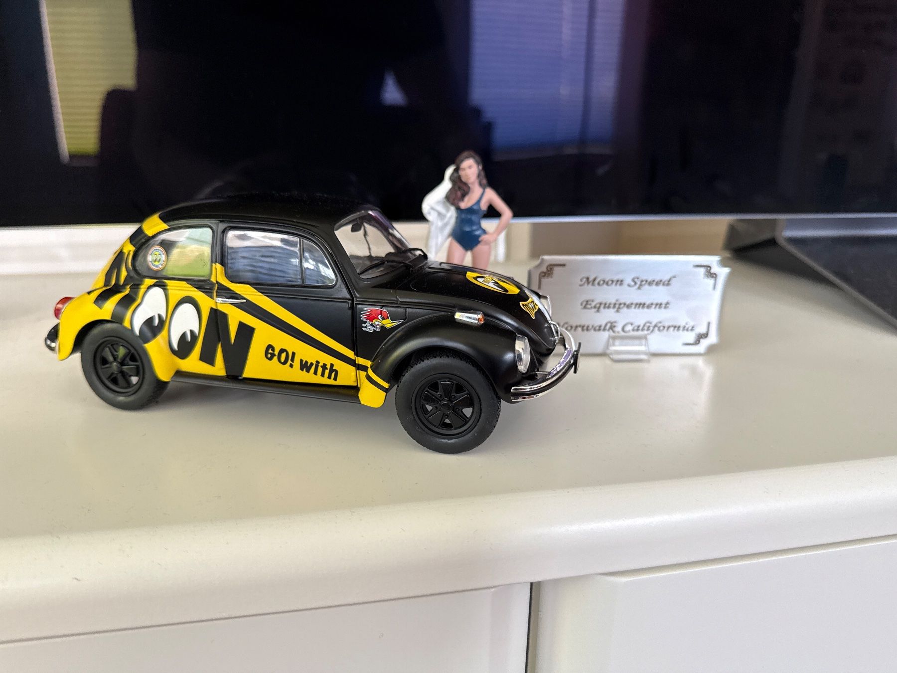 Volkswagen Modellini d'auto: VW Käfer Moon Eyes Kustom 1969 - 1:18 – Nuovo (secondo la descrizione) da Basel venduto da Zomeg 7