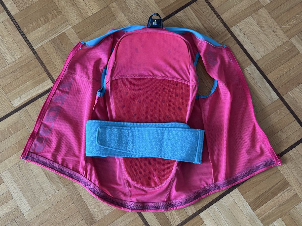 Protections: Scott Soft Actifit Schutzweste Grösse S 140-155cm – D'occasion à Wolhusen par eve_m6cg 1