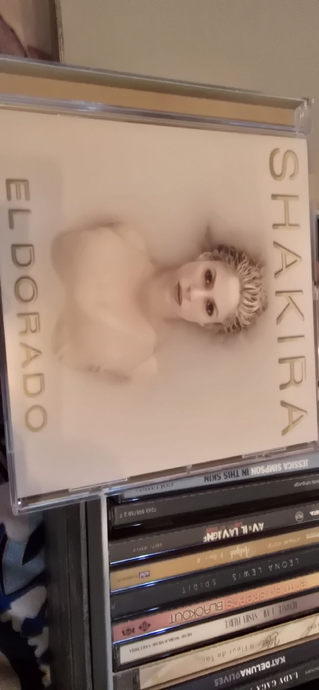 CDs: Shakira – D'occasion à Onex par kar_7dth