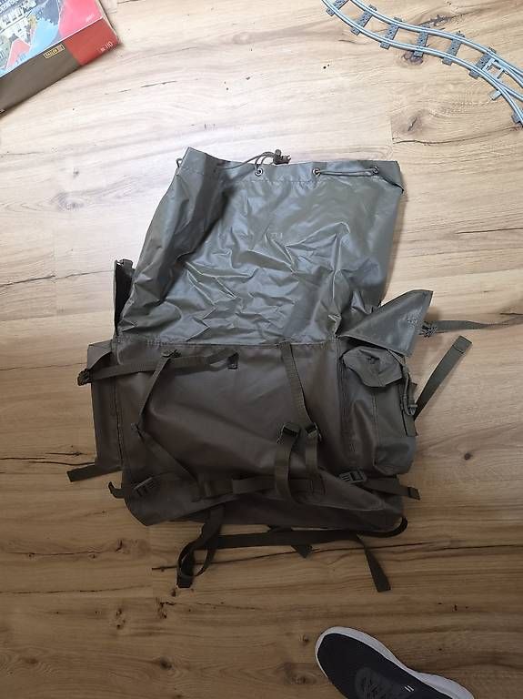Schweizer Armee Zaini: Packung 90 zu Rucksack Schweizer Militär – Usato da Rüegsauschachen venduto da Ctba82 1