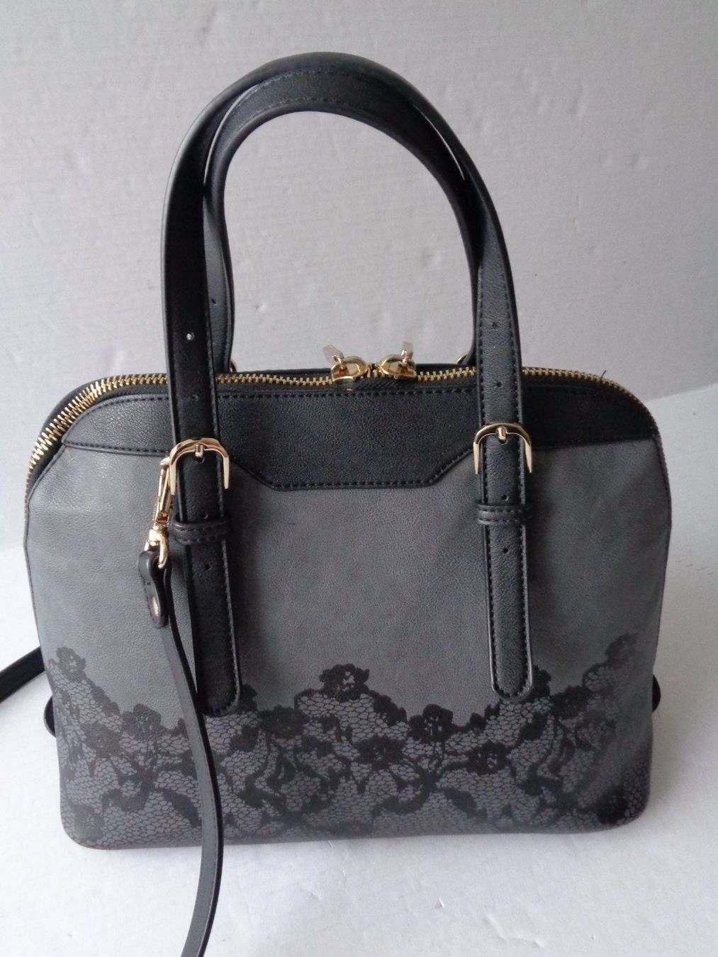 Borse da donna: Tasche LIO-JO Lederimitat grau/schwarz – Usato da Chur venduto da omonia 2
