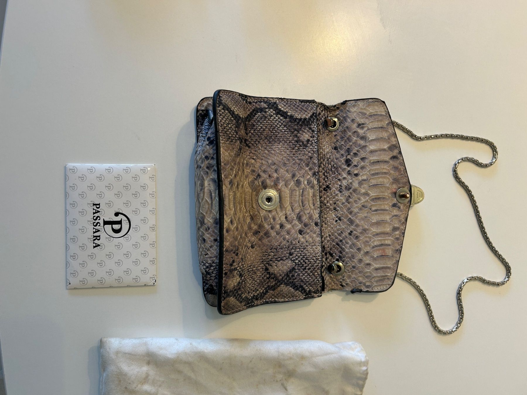 Borse da donna: High quality Leather Bag with Snake Clasp – Usato da Zürich venduto da khriw 4