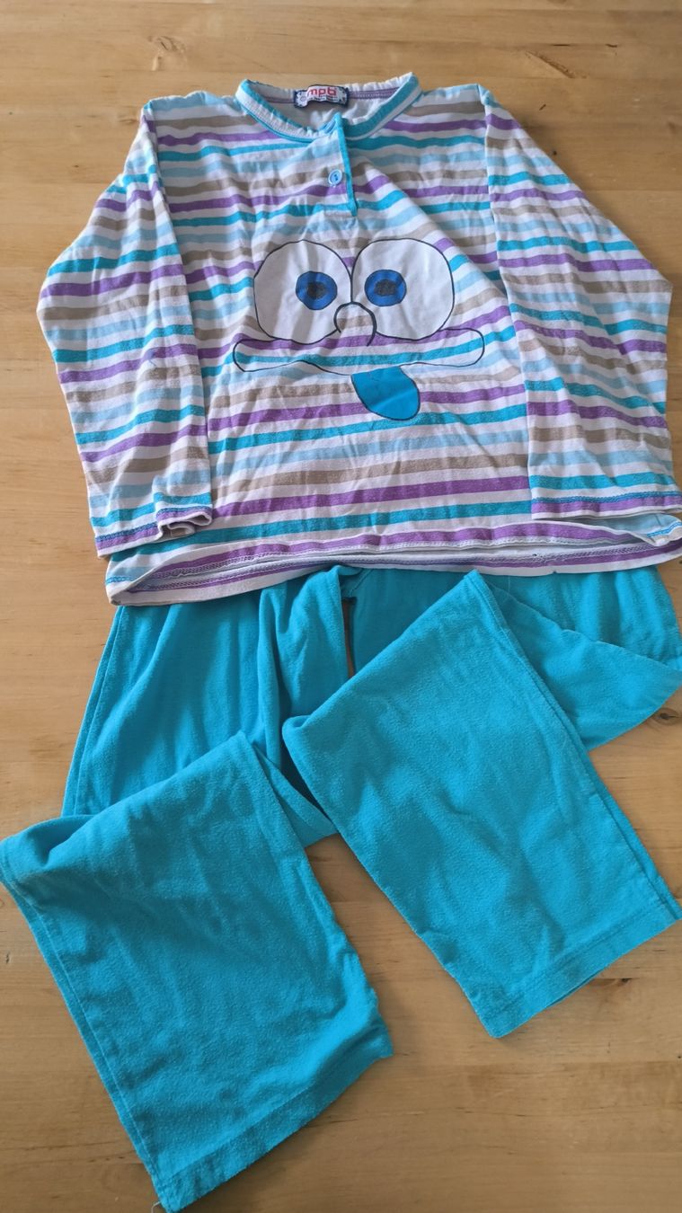 Kleiderpakete & -sets: 1 lot de 10 habits taille 140 – Gebraucht aus Attalens von frakimir 4