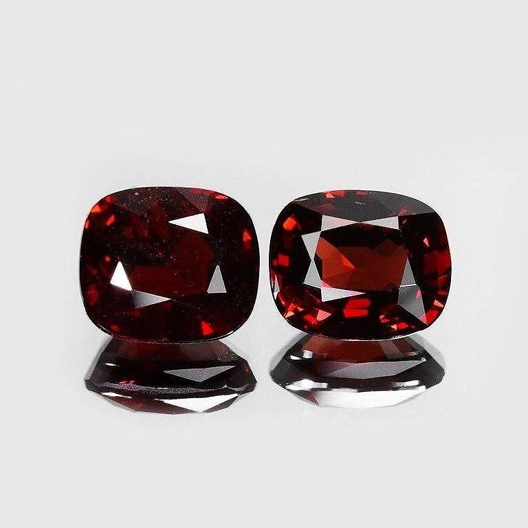 Pietre preziose: Paire de Deep Dark Red Spinel - 2.18ct – Usato da La Neuveville venduto da Esteban_BDM