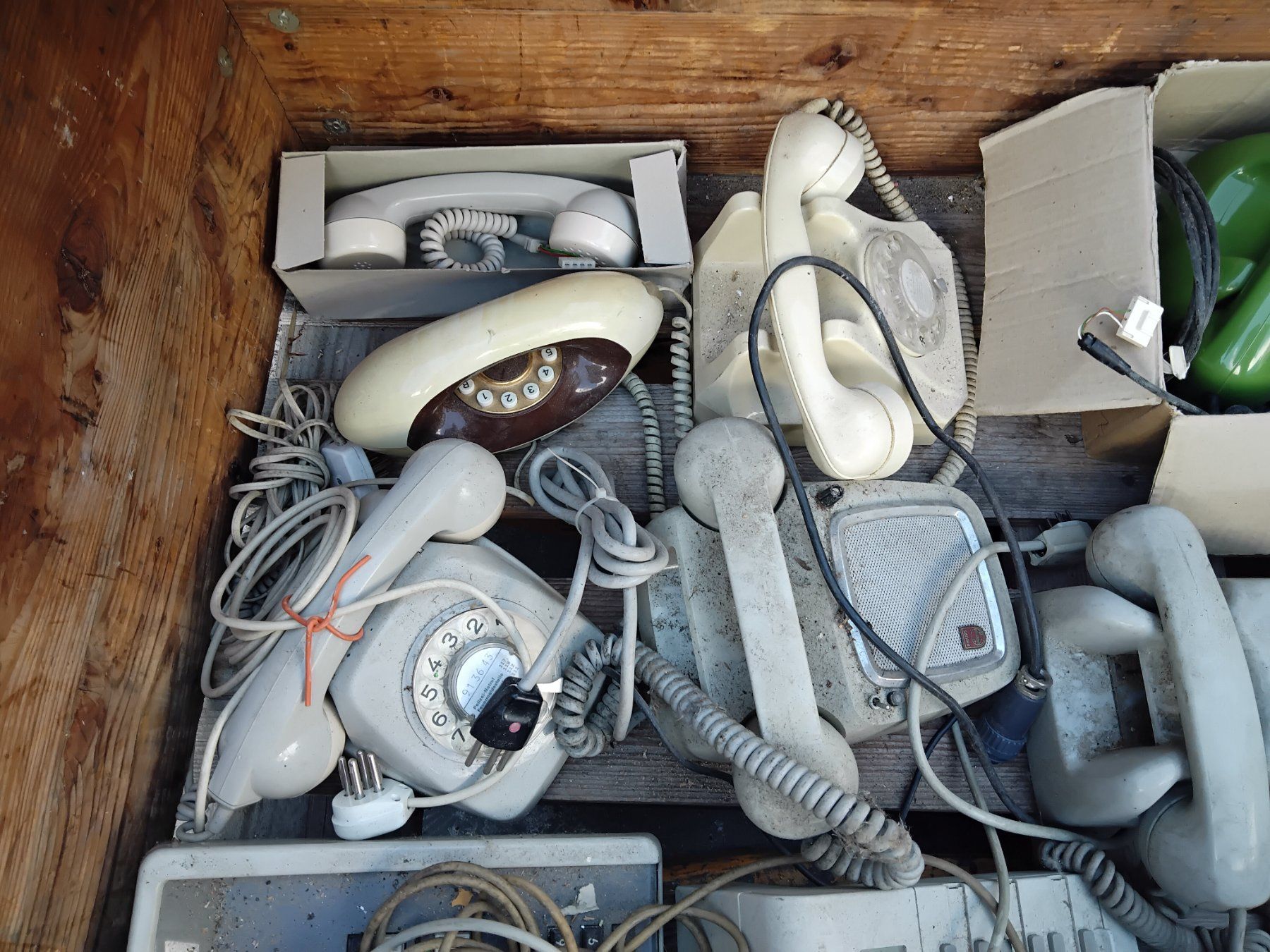 Telefone: Schweizer Telefone – Defekt aus Nuglar von lampa-radio 5