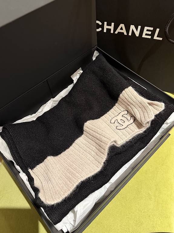 Chanel Foulard & Sciarpe: Chanel cashmere Schal – Nuovo e nell'imballaggio originale da Zürich venduto da Mirs92 2