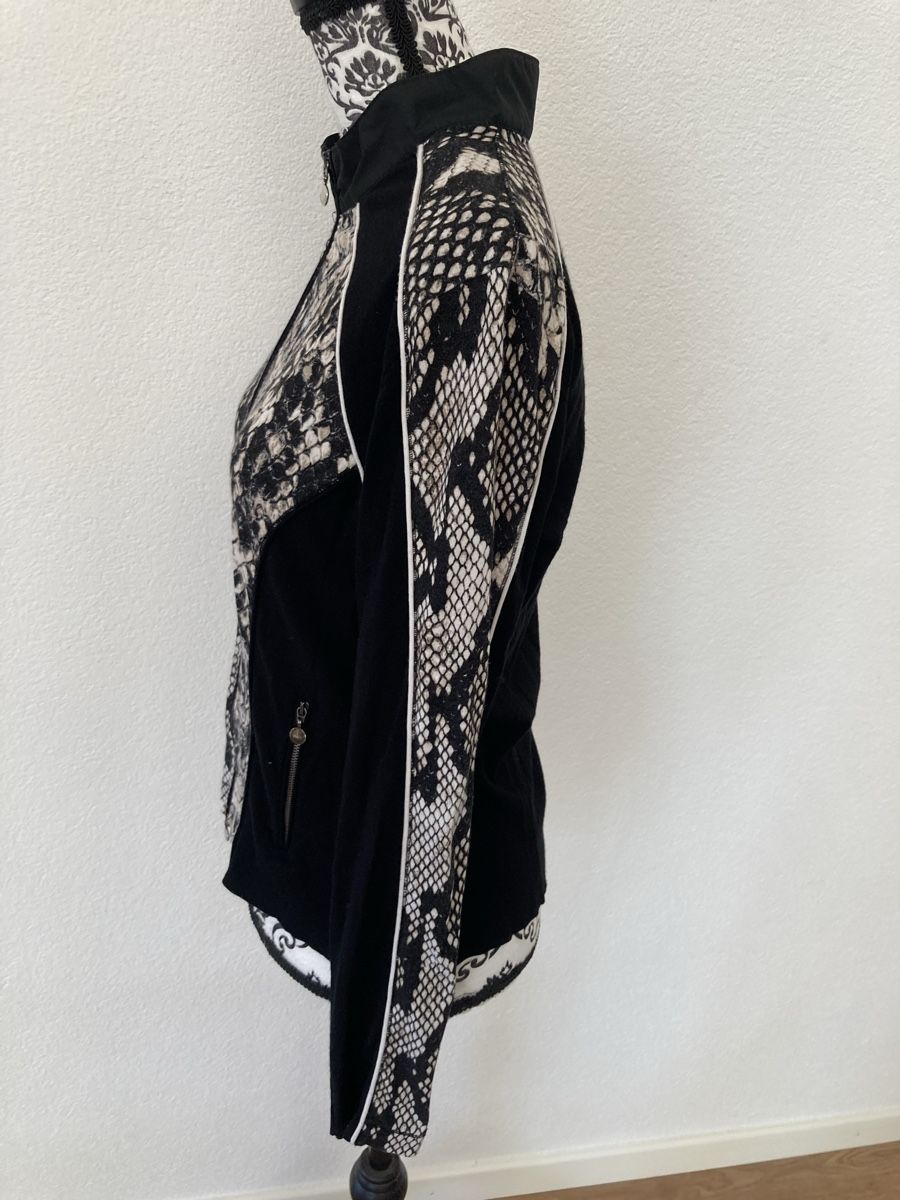 Marc Cain Pullover & Sweatshirts: Jäckchen von Marc Cain – Gebraucht aus Bettlach von Valgoy 1