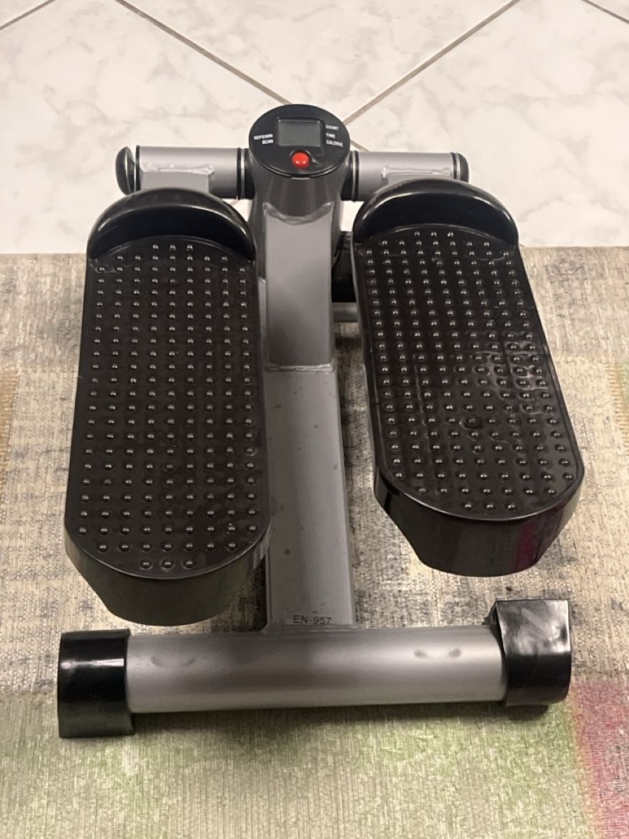 Vélos d'appartement: mini stepper. – D'occasion à Basel par Cethat