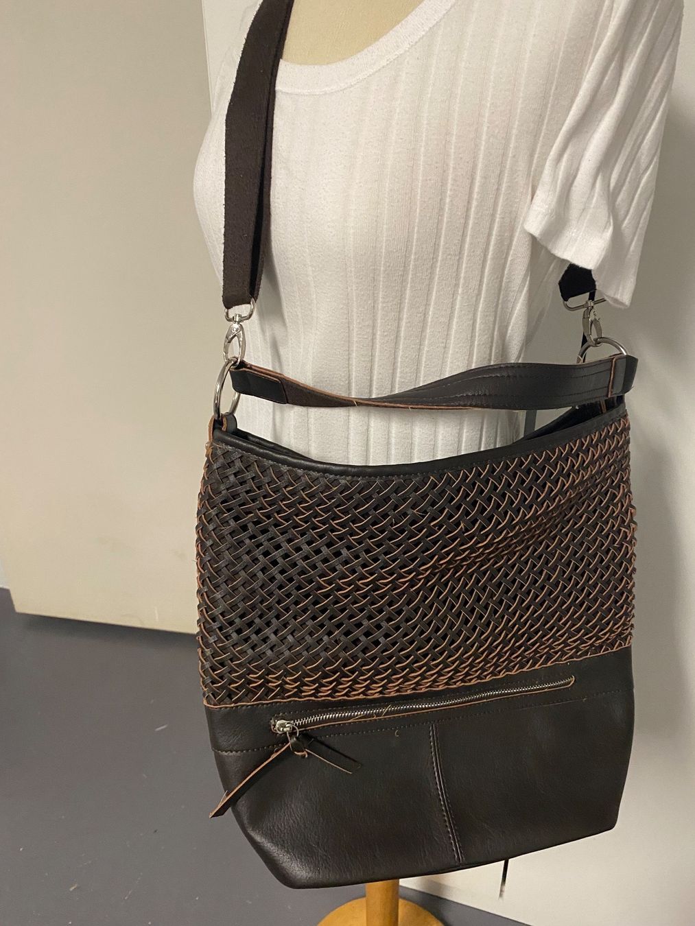 Taschen für Damen: Tasche braun Ceannis (Sweden) – Gebraucht aus Biel-Benken BL von PANORMUS