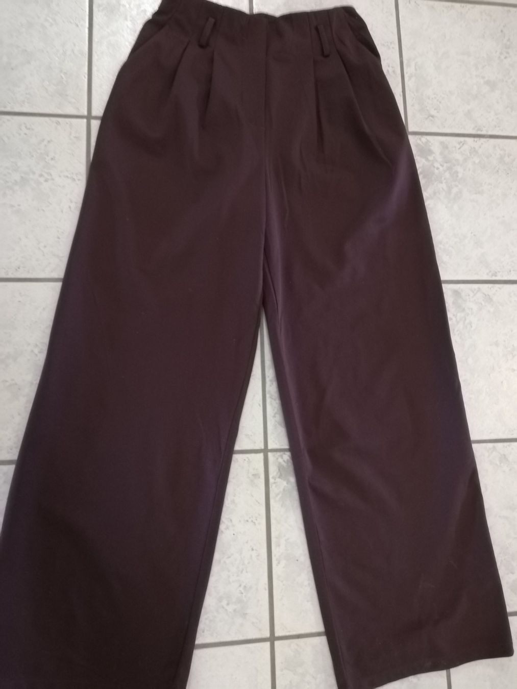 Pantaloni: Sehr schöne Hosen Gr 34 – Usato da Untersiggenthal venduto da Marlen59