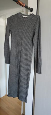 Langes enganliegendes Kleid